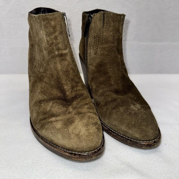 Aquatalia Olive Green Suede Stacked‎ Heel Ankle Classic Booties Sz. 8.5 - Picture 1 of 10